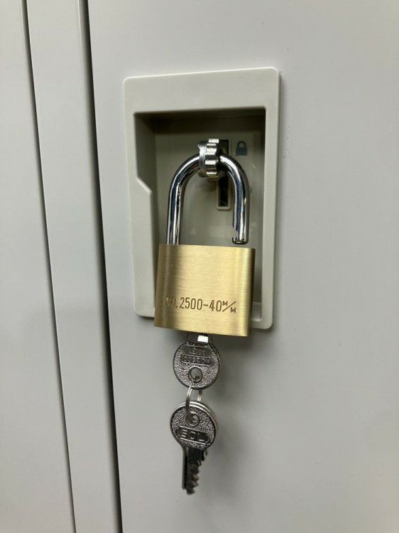 SEIKO FAMILY（生興） 南京錠式4人用ロッカー 商品画像6