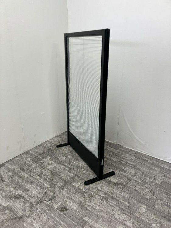 ブラインド内蔵型自立パーテーション 商品画像3