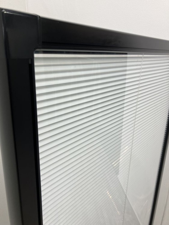 ブラインド内蔵型自立パーテーション 商品画像5