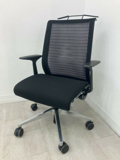 スチールケースシンク（Think）チェア 固定肘付シンクチェア 商品画像1