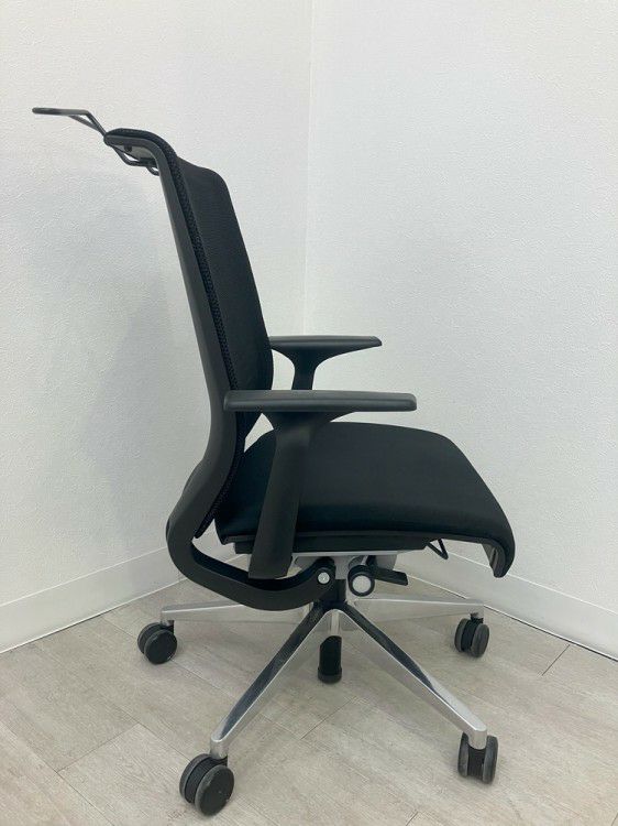 スチールケースシンク（Think）チェア 固定肘付シンクチェア 商品画像3