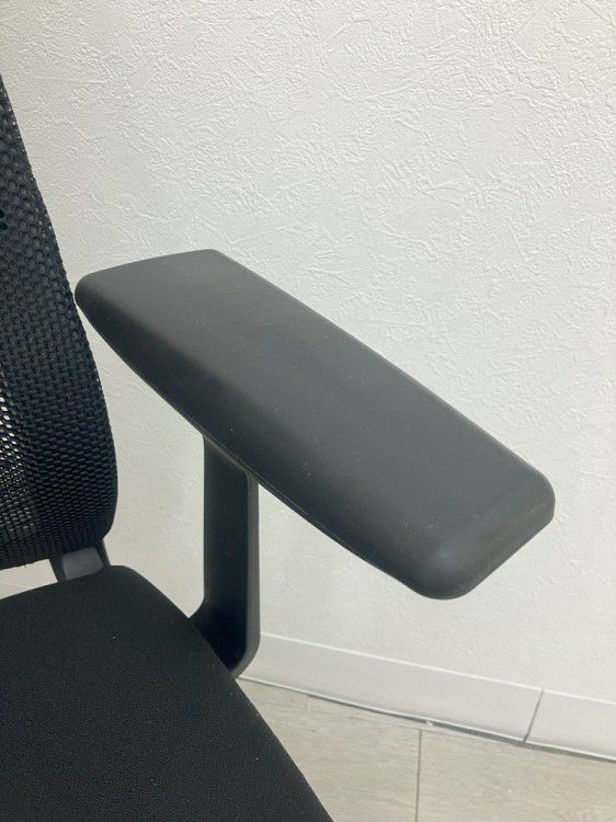 スチールケースシンク（Think）チェア 固定肘付シンクチェア 商品画像10