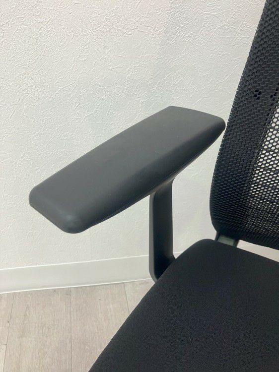 スチールケースシンク（Think）チェア 固定肘付シンクチェア 商品画像11