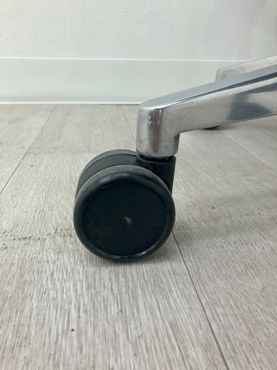 スチールケースシンク（Think）チェア 固定肘付シンクチェア 商品画像14