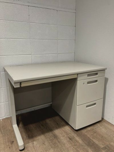 コクヨBS+シリーズ 1000片袖デスク 商品画像1