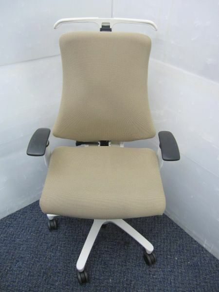 イトーキ ハンガー・可動肘付エフチェア3