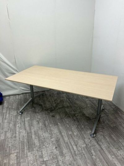 コクヨ 手動昇降式1800ミーティングテーブル