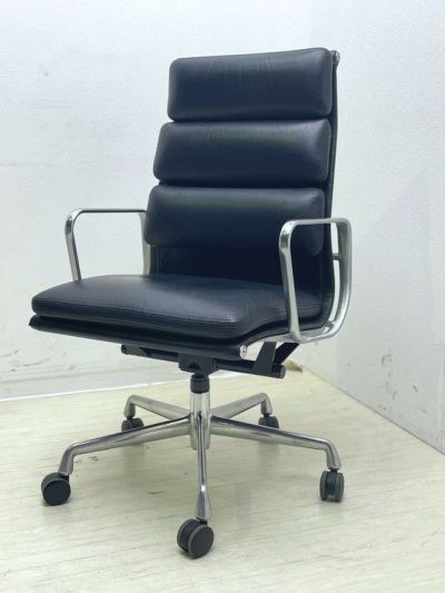 ハーマンミラー　アルミナム　ソフト Eames Soft Pad Executive Chair（イームズ ソフトパッド