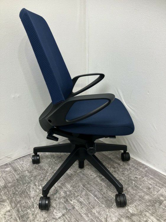 イトーキノート(nort)チェア 固定肘付ノートチェア 商品画像4