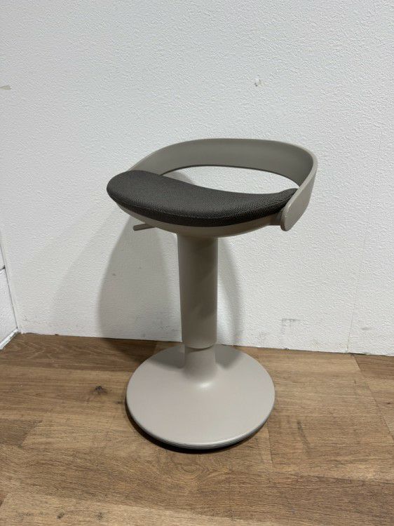 コクヨジョインシリーズ 昇降スツール 商品画像1