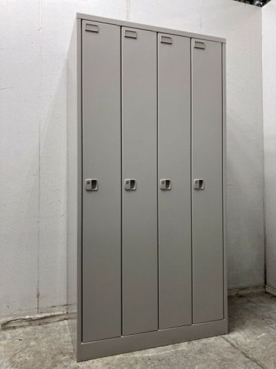 イトーキL型ロッカーシリーズ 4人用ロッカー 商品画像1