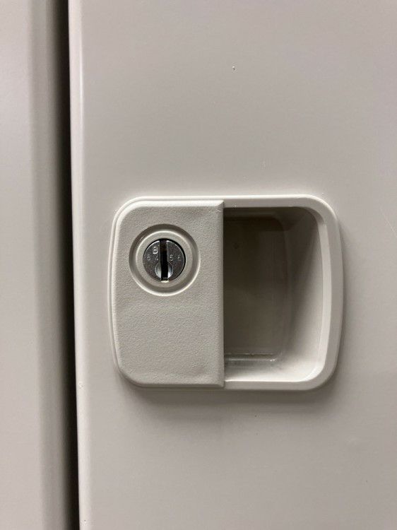 イトーキL型ロッカーシリーズ 4人用ロッカー 商品画像2