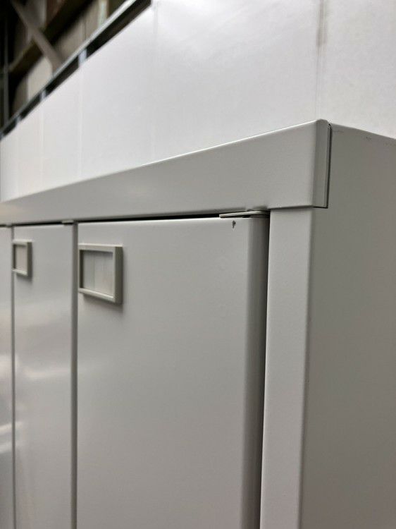 イトーキL型ロッカーシリーズ 4人用ロッカー 商品画像6