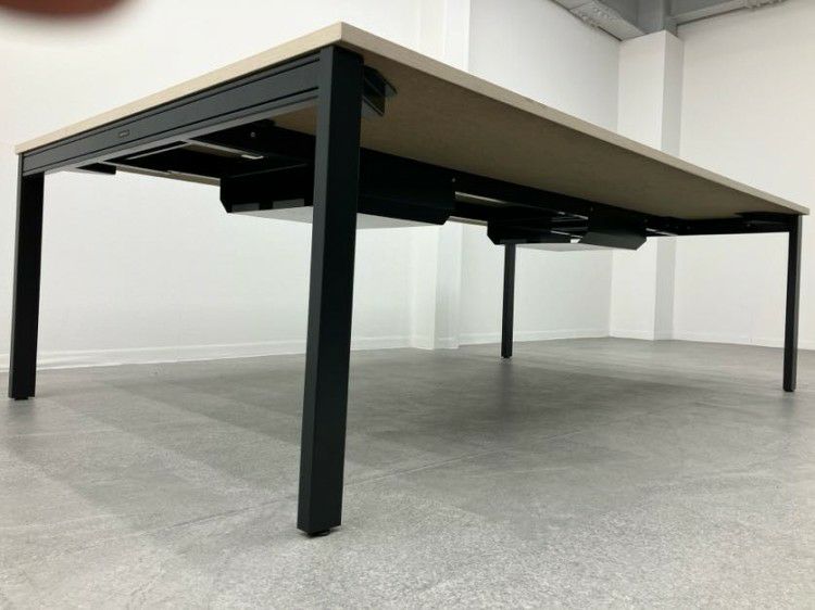 オカムラ2400フリーアドレスデスク 商品画像4