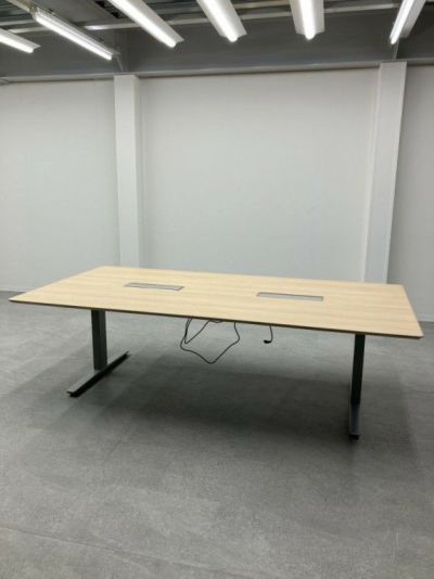 オカムラ スイフトシリーズ 天板電動昇降ミーティングテーブル