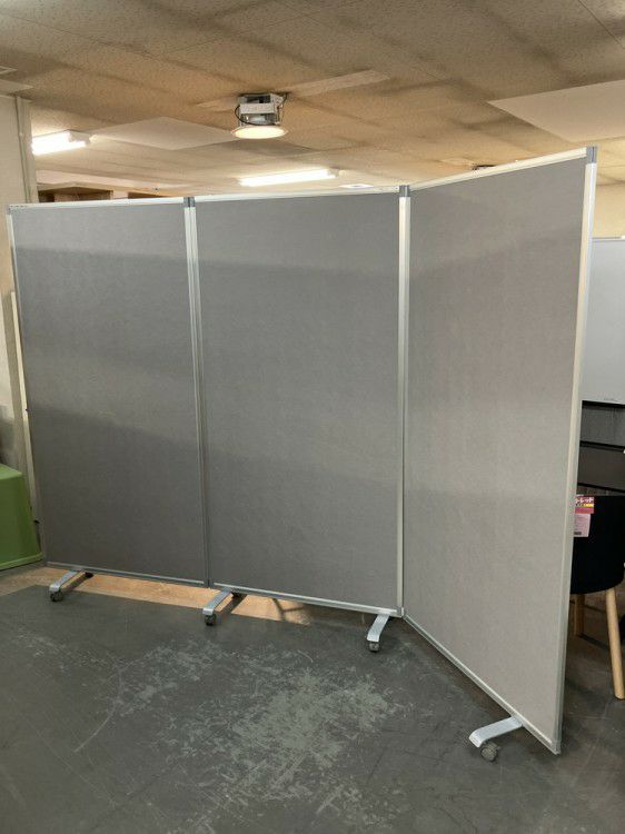 3連折畳パーテーション 商品画像1