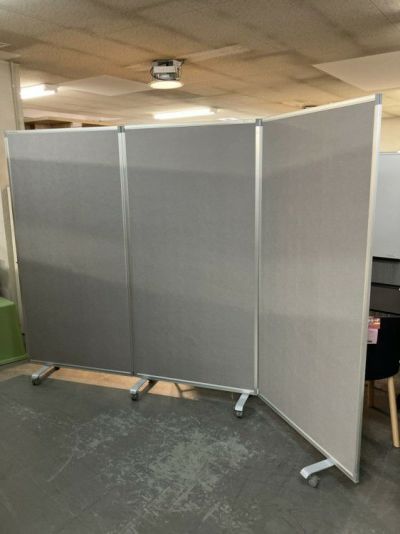 3連折畳パーテーション 商品画像1