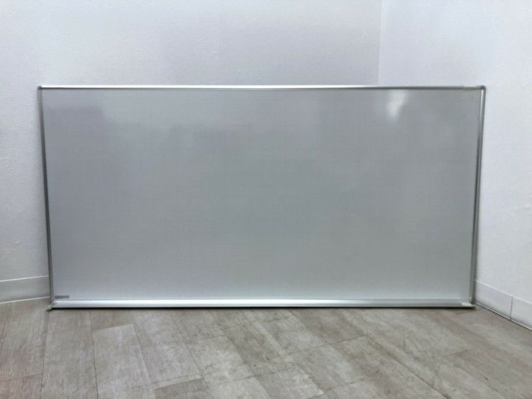 オカムラ1800壁掛けホワイトボード 商品画像1