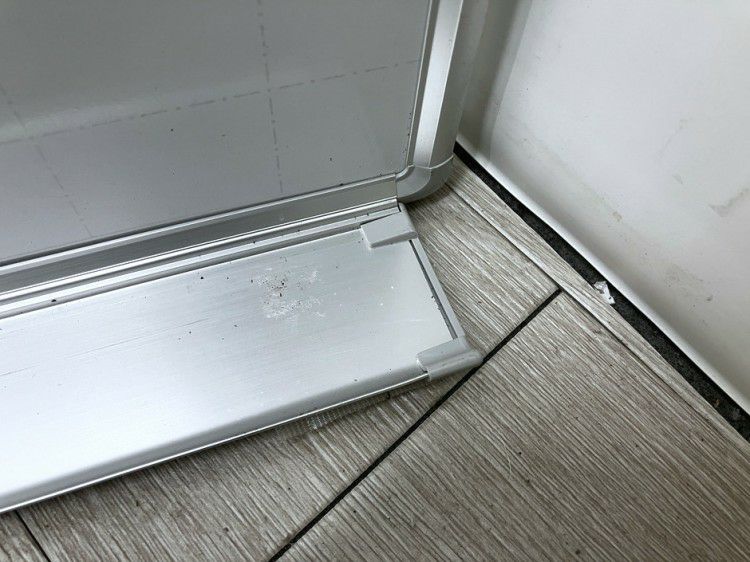 オカムラ1800壁掛けホワイトボード 商品画像5