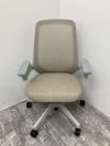 イトーキノート(nort)チェア 可動肘付ノートチェア 商品画像3