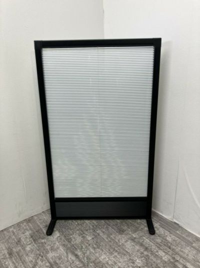 ニチベイ ブラインド内臓型自立パーティション