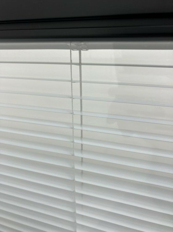 ブラインド内臓型自立パーティション 商品画像10