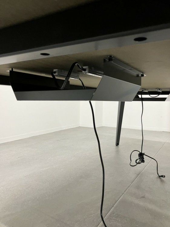 オカムラLives Meeting Table(ライブス ミーティングテーブル)シリーズ 2400ミーティングテーブル 商品画像4