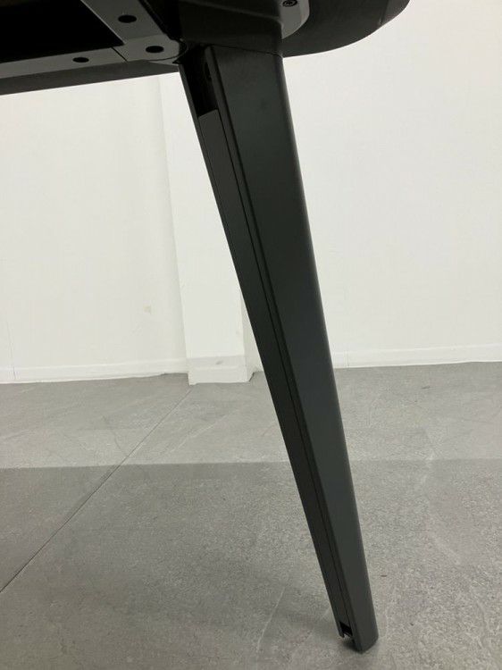 オカムラLives Meeting Table(ライブス ミーティングテーブル)シリーズ 2400ミーティングテーブル 商品画像6