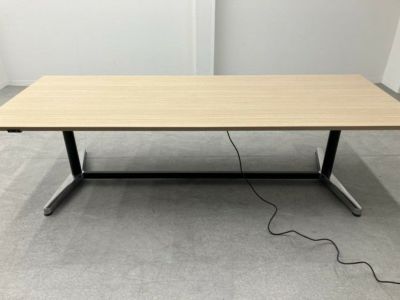 イトーキ トイロシリーズ 電動昇降式2400ミーティングテーブル