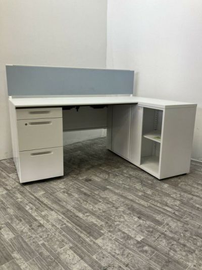 コクヨisシリーズ デスクパネル付1600L型デスク 商品画像1