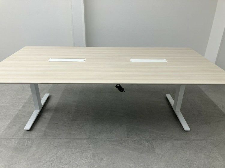 オカムラSwift(スイフト)シリーズ 電動昇降式2400ミーティングテーブル 商品画像3