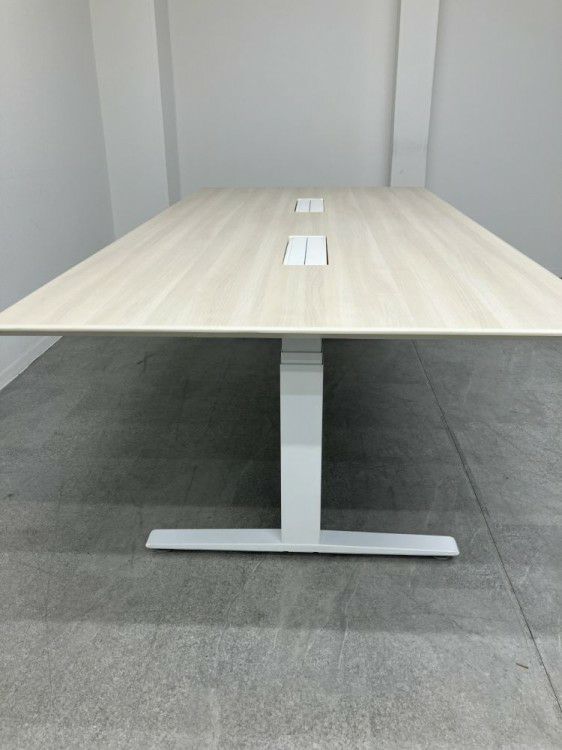 オカムラSwift(スイフト)シリーズ 電動昇降式2400ミーティングテーブル 商品画像5