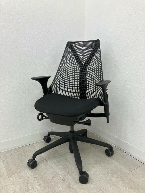HermanMiller（ハーマンミラー）SAYL Chair(セイルチェア)シリーズ 可動肘付セイルチェア 商品画像1