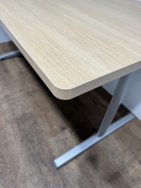 オカムラ8177シリーズ ミーティングテーブル 商品画像3