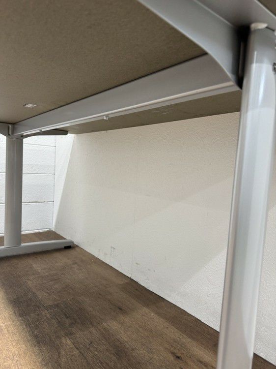 オカムラ8177シリーズ ミーティングテーブル 商品画像6