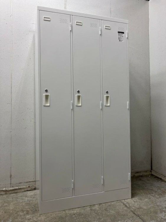コクヨLKシリーズ　（コクヨ） 3人用ロッカー 商品画像1