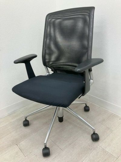 ヴィトラ 固定肘付メダチェア