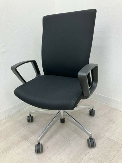 コクヨ 固定肘付プントチェア