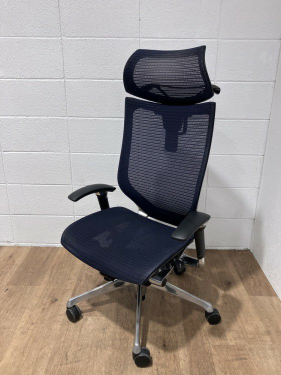 オカムラBaron(バロン)チェア 可動肘付バロンチェア 商品画像1