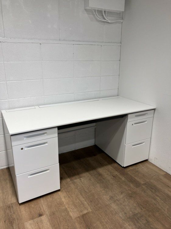 コクヨisシリーズ 1600両袖デスク 商品画像1