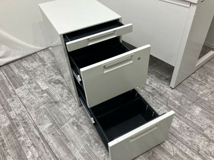 ウチダ（内田洋行）1400平デスク+ワゴンセット 商品画像9