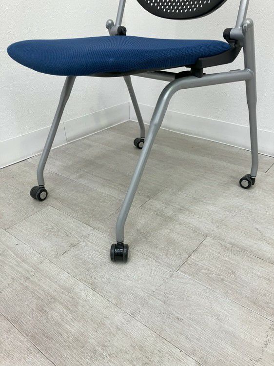 オカムラプロスタックシリーズ ネスティングチェア 商品画像9