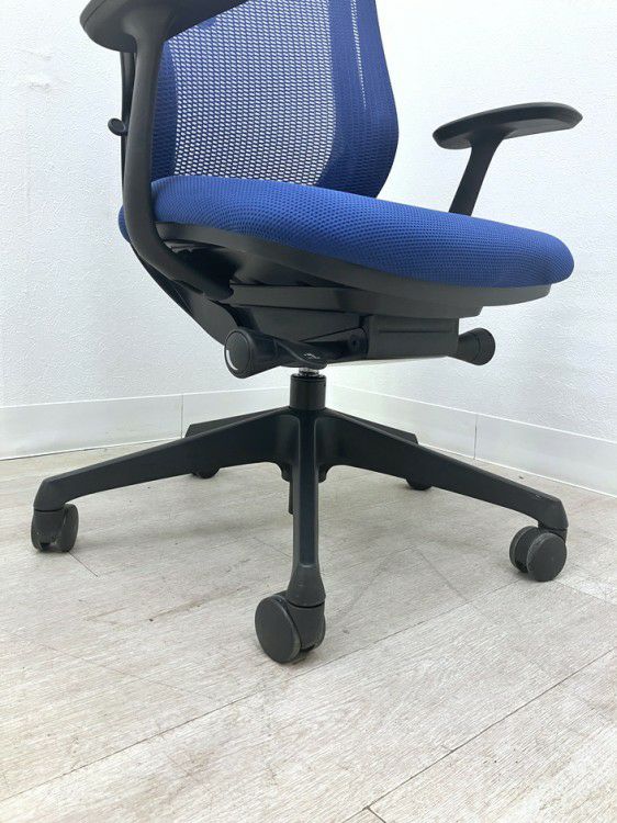 オカムラSylphy(シルフィー)チェア 固定肘付シルフィーチェア 商品画像9