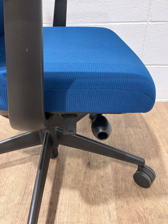 コクヨWizard3(ウィザード3)チェア 固定肘付ウィザード3チェア 商品画像6