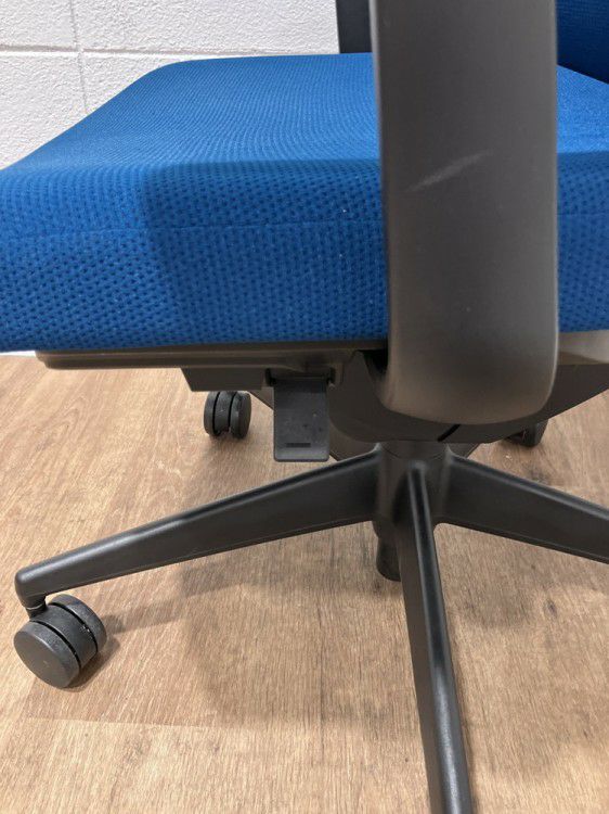 コクヨWizard3(ウィザード3)チェア 固定肘付ウィザード3チェア 商品画像7