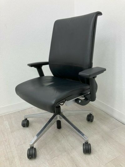 スチールケースシンク（Think）チェア 可動肘付シンクチェア 商品画像1