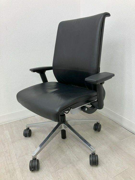 スチールケースシンク（Think）チェア 可動肘付シンクチェア 商品画像1