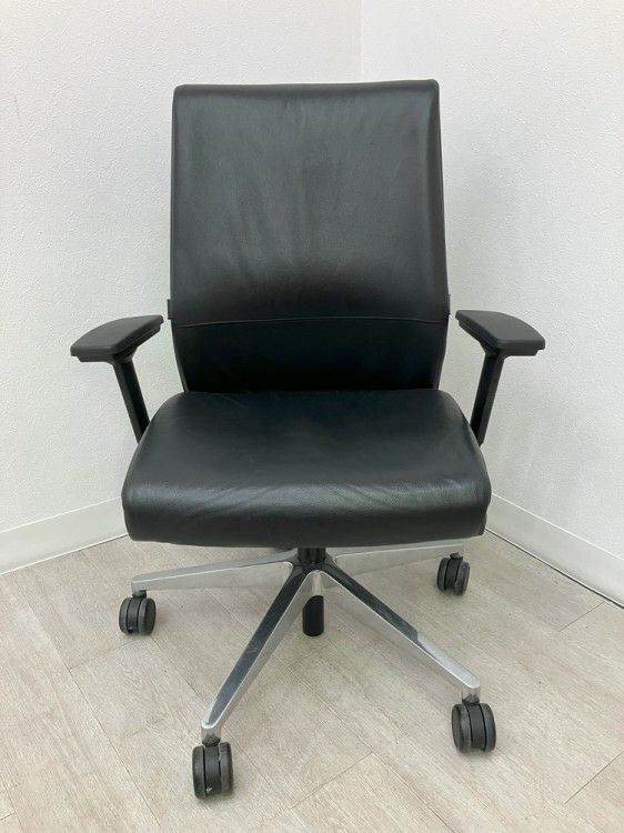 スチールケースシンク（Think）チェア 可動肘付シンクチェア 商品画像2