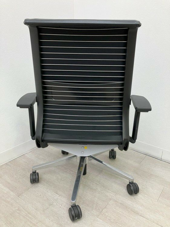 スチールケースシンク（Think）チェア 可動肘付シンクチェア 商品画像4