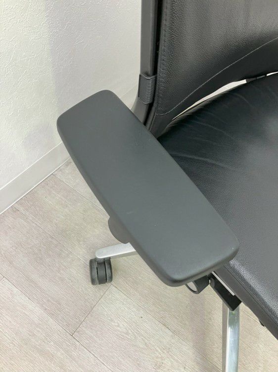 スチールケースシンク（Think）チェア 可動肘付シンクチェア 商品画像8